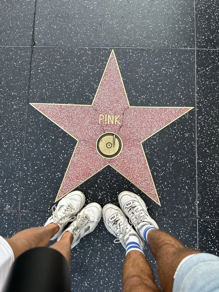 la gay guide